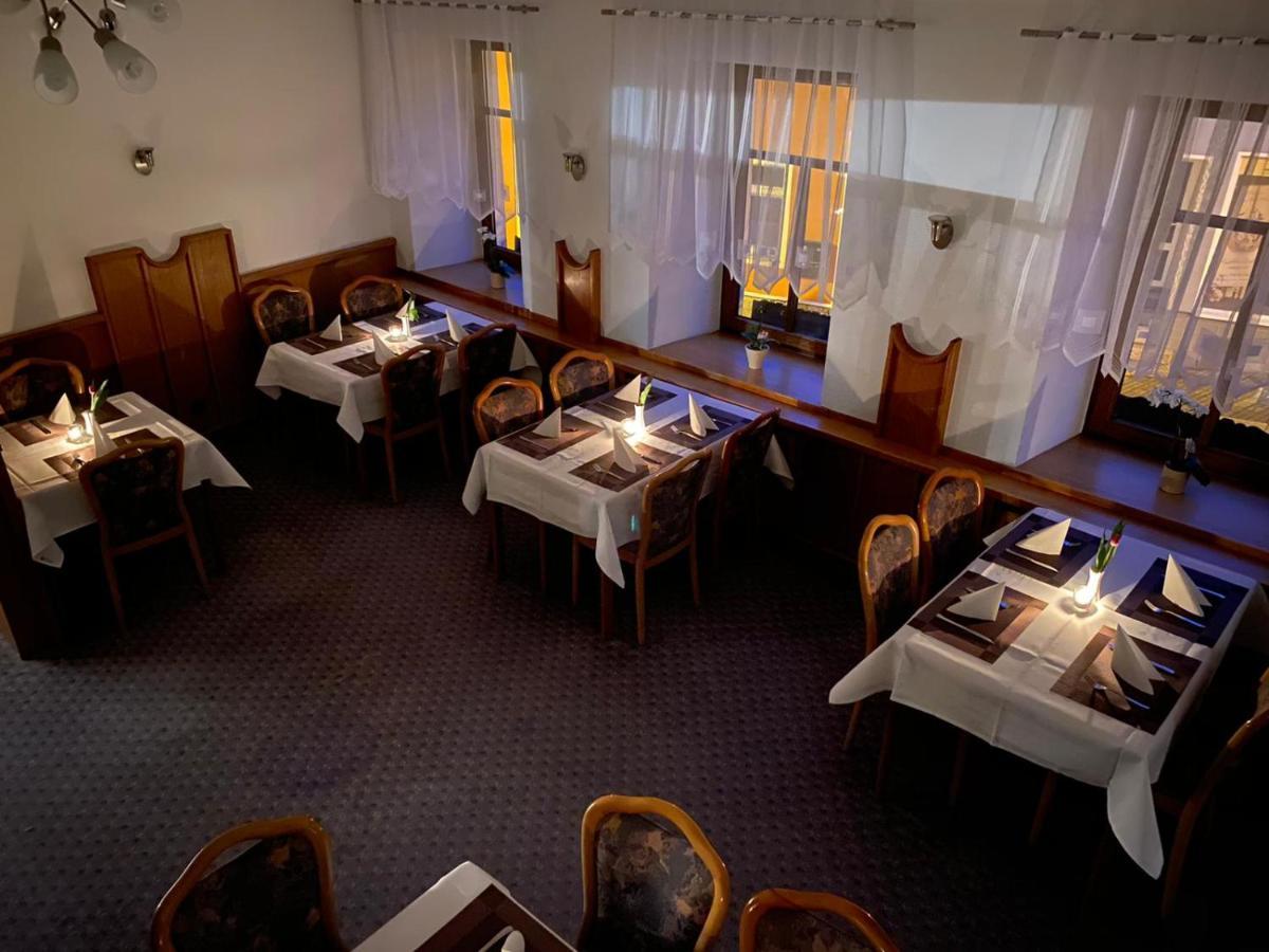 Hotel Goldener Loewe Zeulenroda-Triebes ภายนอก รูปภาพ