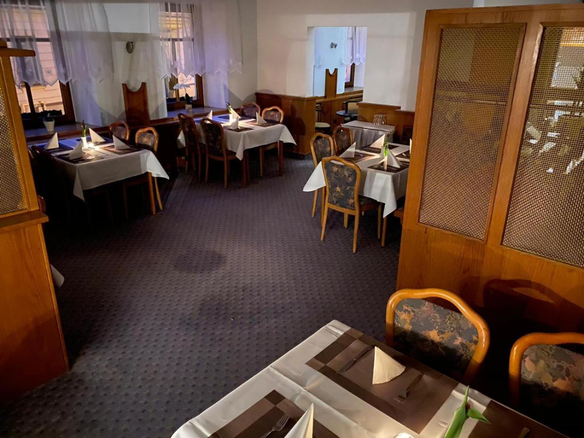 Hotel Goldener Loewe Zeulenroda-Triebes ภายนอก รูปภาพ